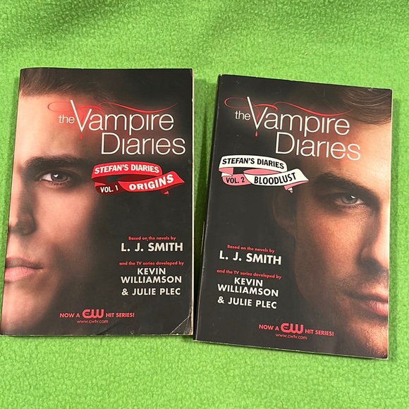 The Vampire Diaries Vol. 1&2 Origins & Bloodlust SC Books - Picture 1 of 6